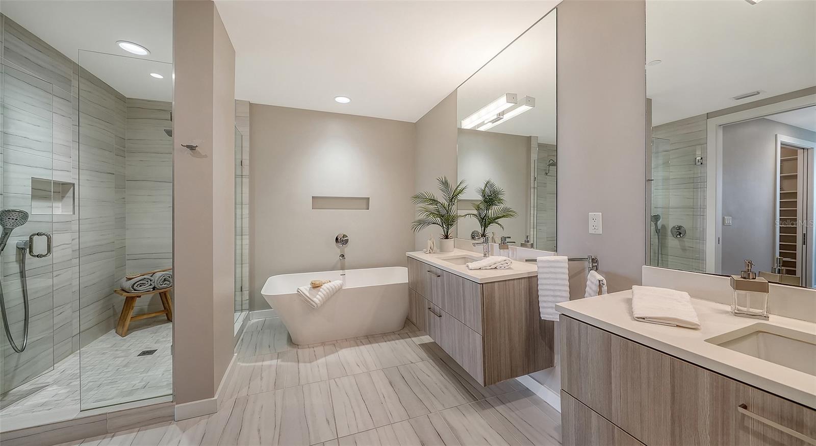 300 S PINEAPPLE AVE #302, SARASOTA, FL, 34236