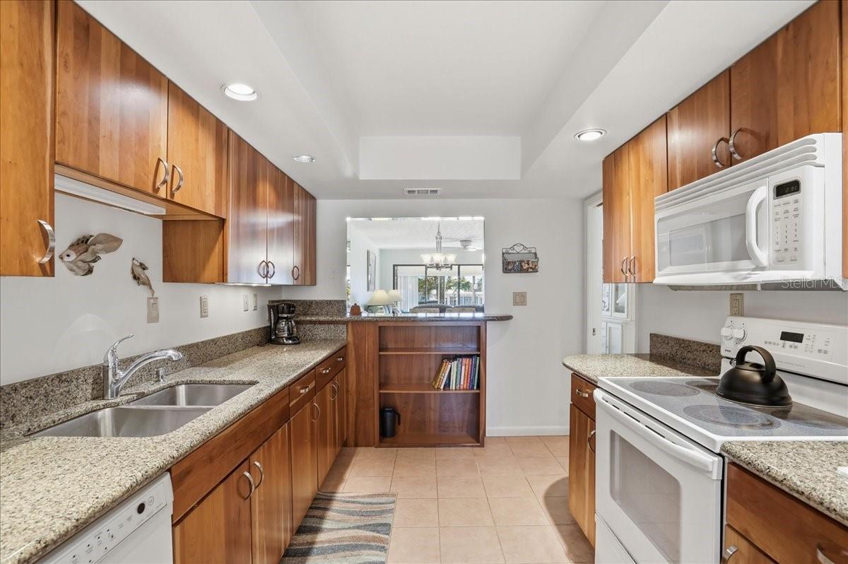6500 FLOTILLA DR #212, HOLMES BEACH, FL, 34217