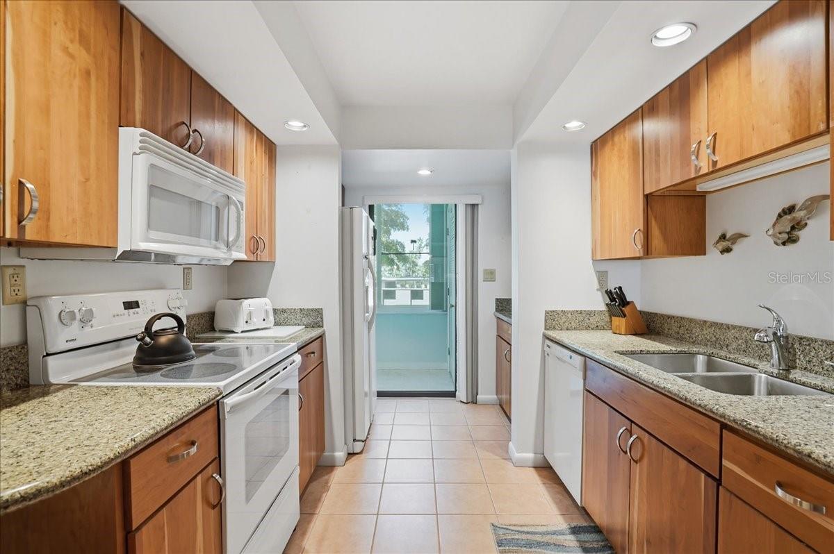 6500 FLOTILLA DR #212, HOLMES BEACH, FL, 34217