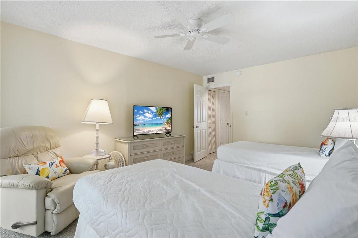 6500 FLOTILLA DR #212, HOLMES BEACH, FL, 34217