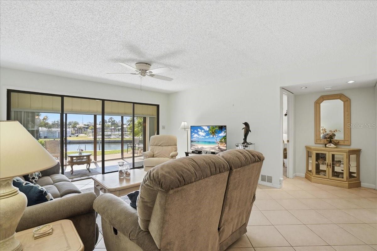 6500 FLOTILLA DR #212, HOLMES BEACH, FL, 34217