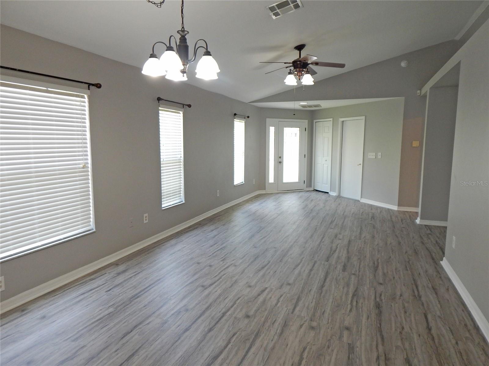 5827 MEADOWPARK PL, LITHIA, FL, 33547