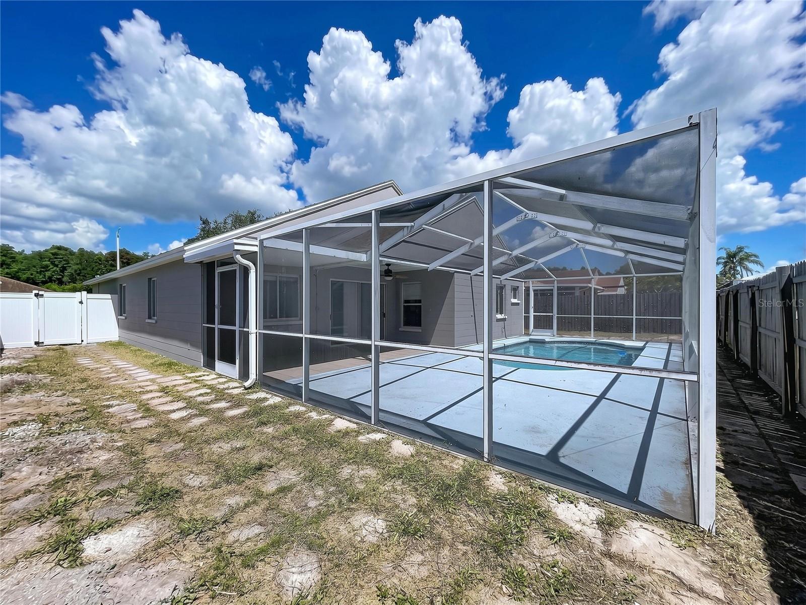 11027 STREAMSIDE DR, TAMPA, FL, 33624
