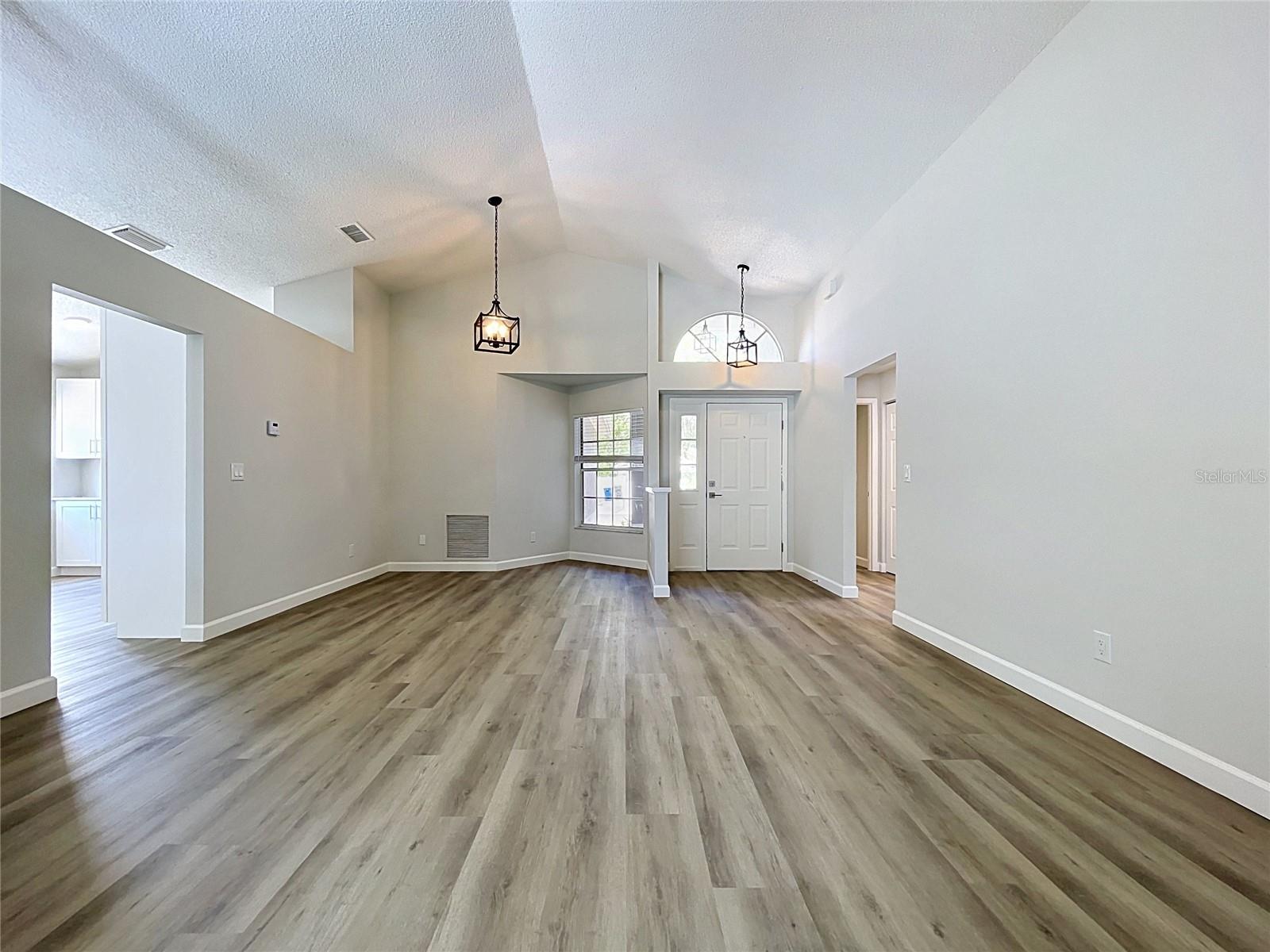 11027 STREAMSIDE DR, TAMPA, FL, 33624