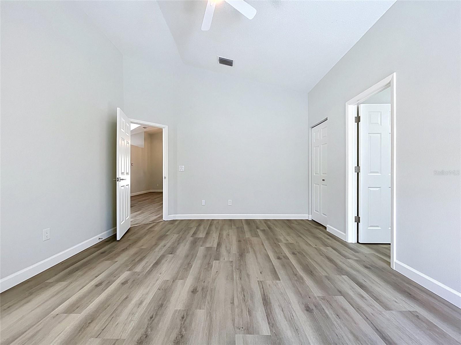 11027 STREAMSIDE DR, TAMPA, FL, 33624
