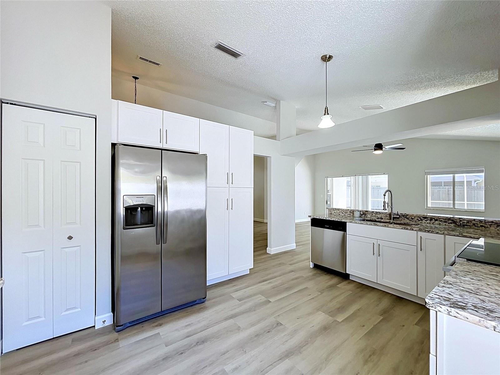 11027 STREAMSIDE DR, TAMPA, FL, 33624