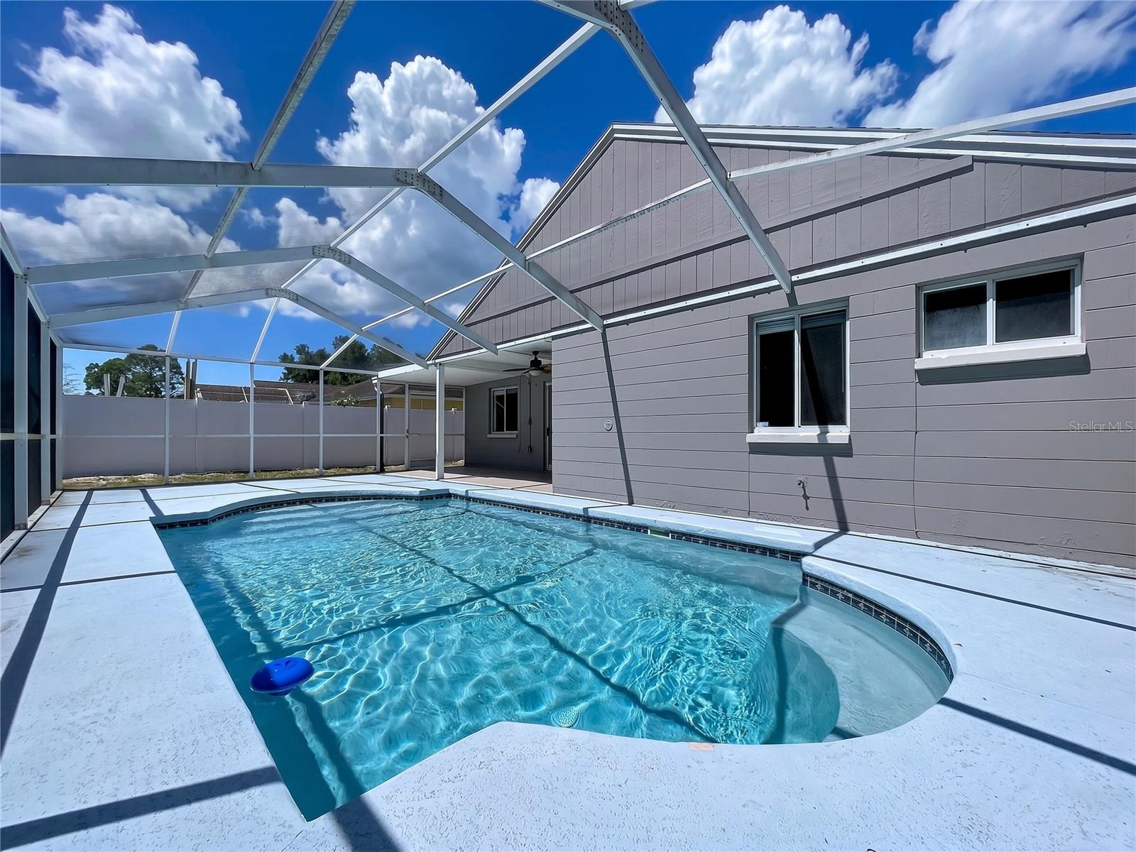 11027 STREAMSIDE DR, TAMPA, FL, 33624
