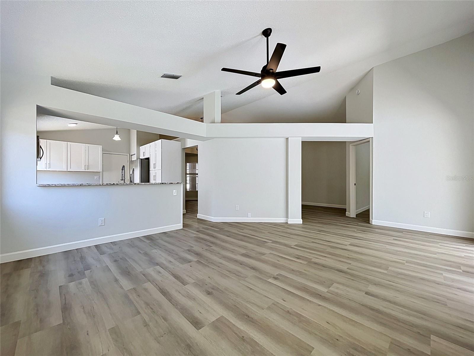 11027 STREAMSIDE DR, TAMPA, FL, 33624