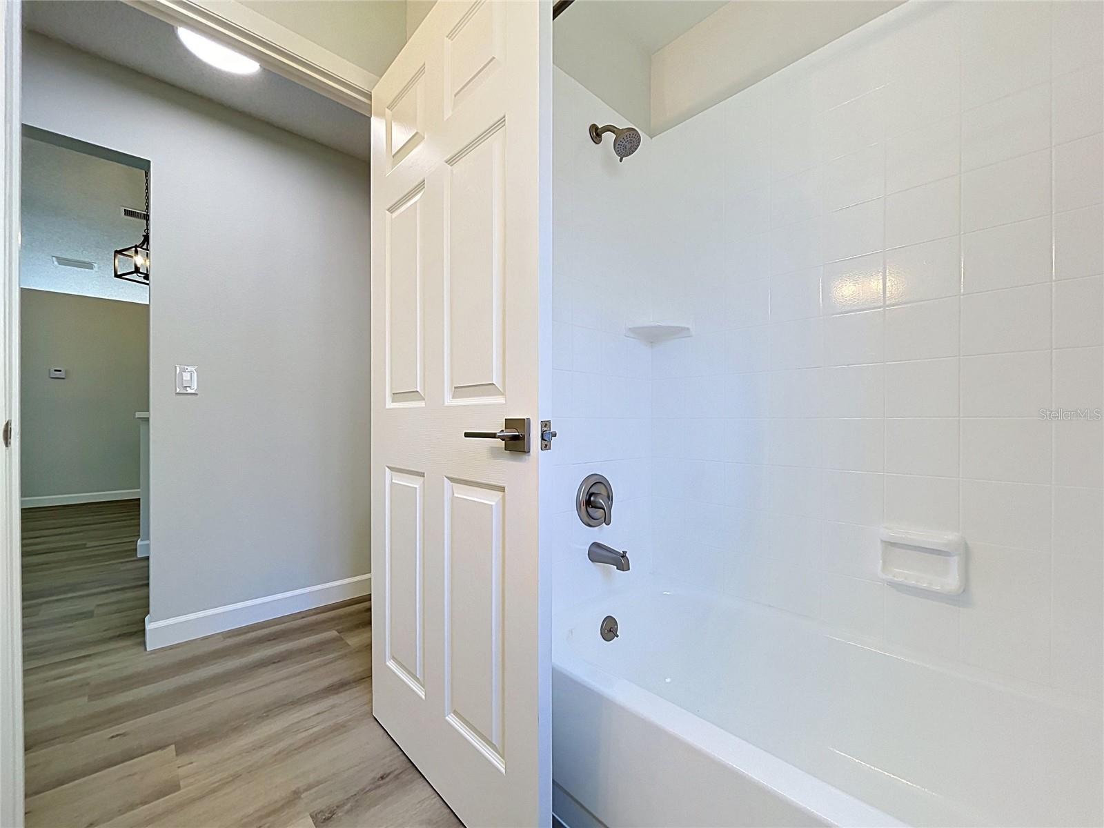 11027 STREAMSIDE DR, TAMPA, FL, 33624