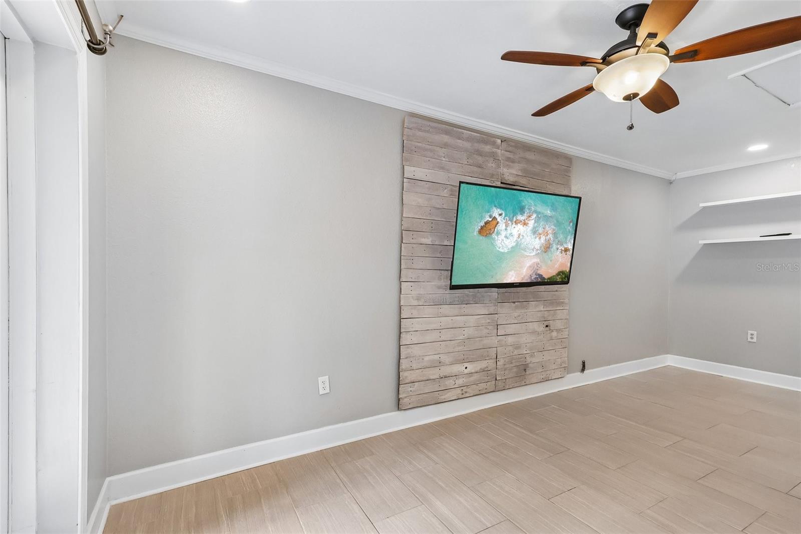 321 E 11TH AVE, MOUNT DORA, FL, 32757