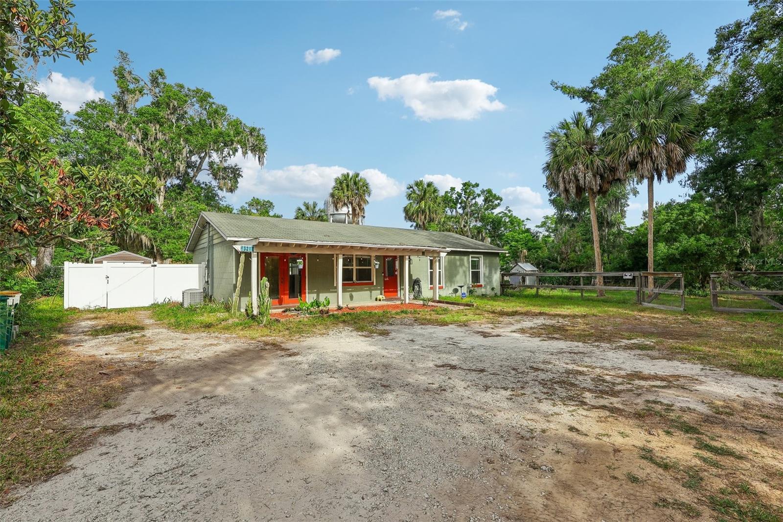 321 E 11TH AVE, MOUNT DORA, FL, 32757