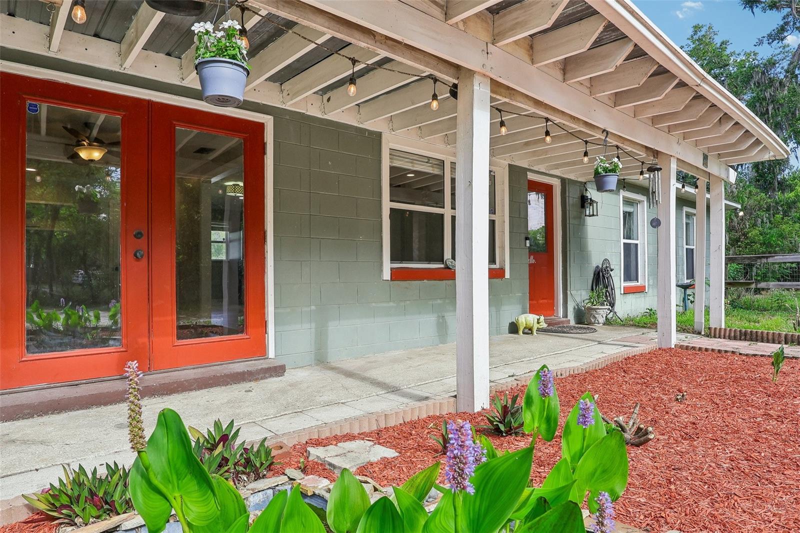 321 E 11TH AVE, MOUNT DORA, FL, 32757