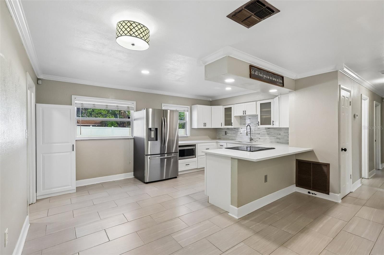 321 E 11TH AVE, MOUNT DORA, FL, 32757