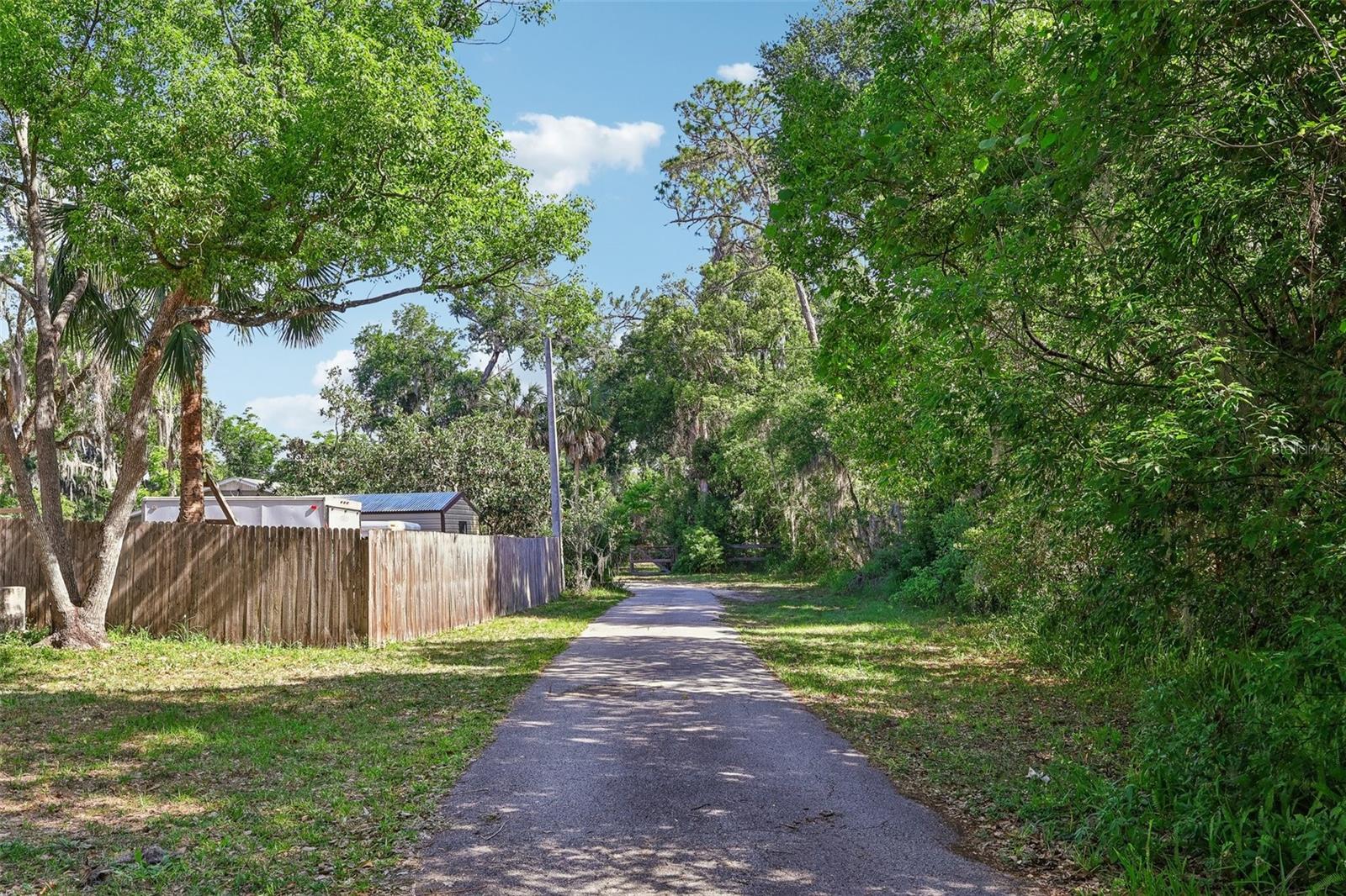 321 E 11TH AVE, MOUNT DORA, FL, 32757