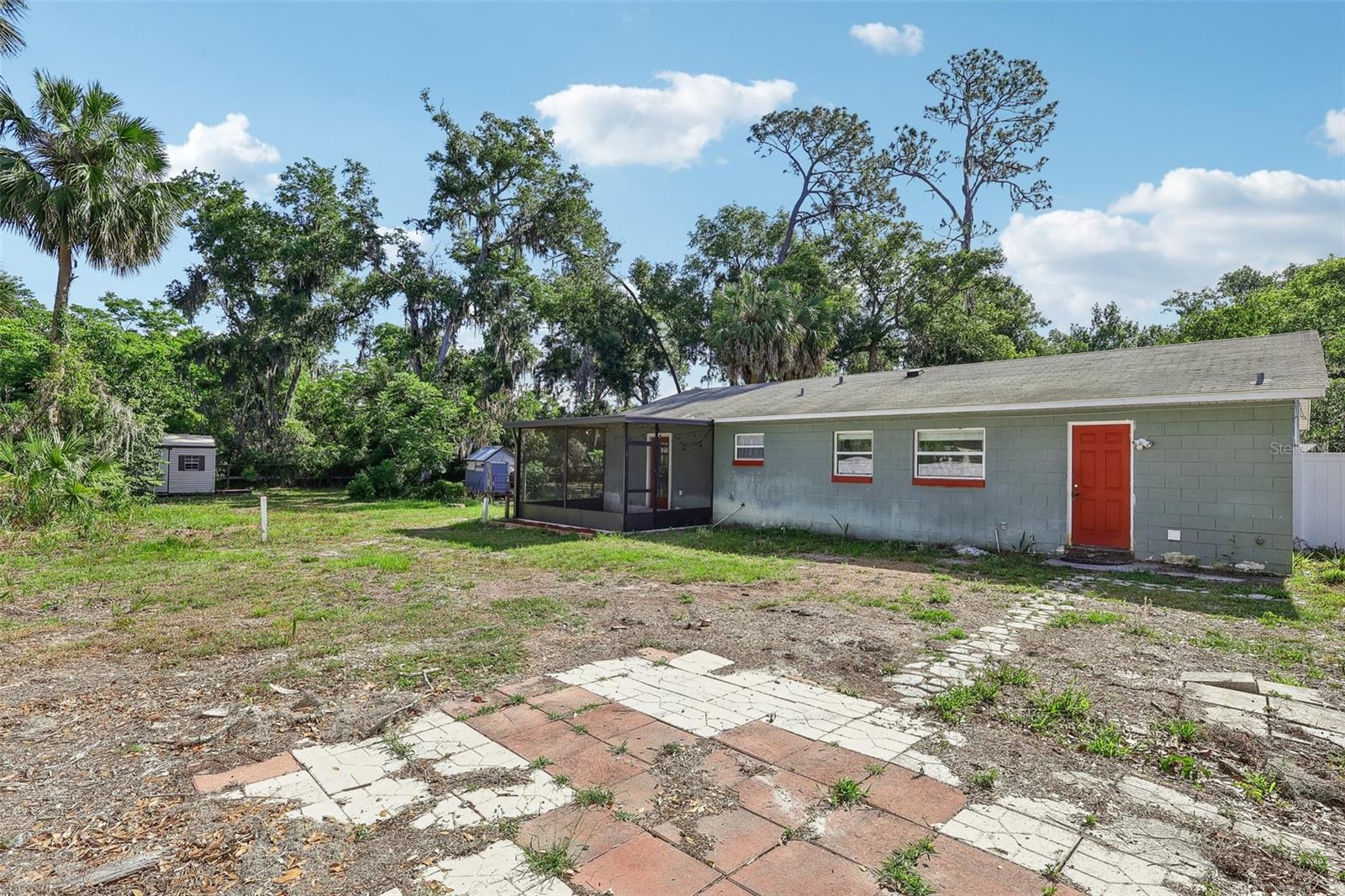 321 E 11TH AVE, MOUNT DORA, FL, 32757