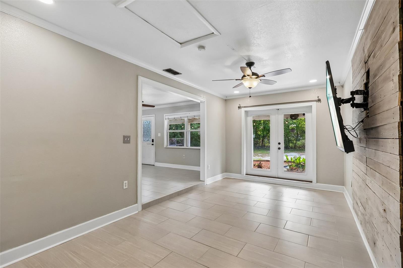 321 E 11TH AVE, MOUNT DORA, FL, 32757