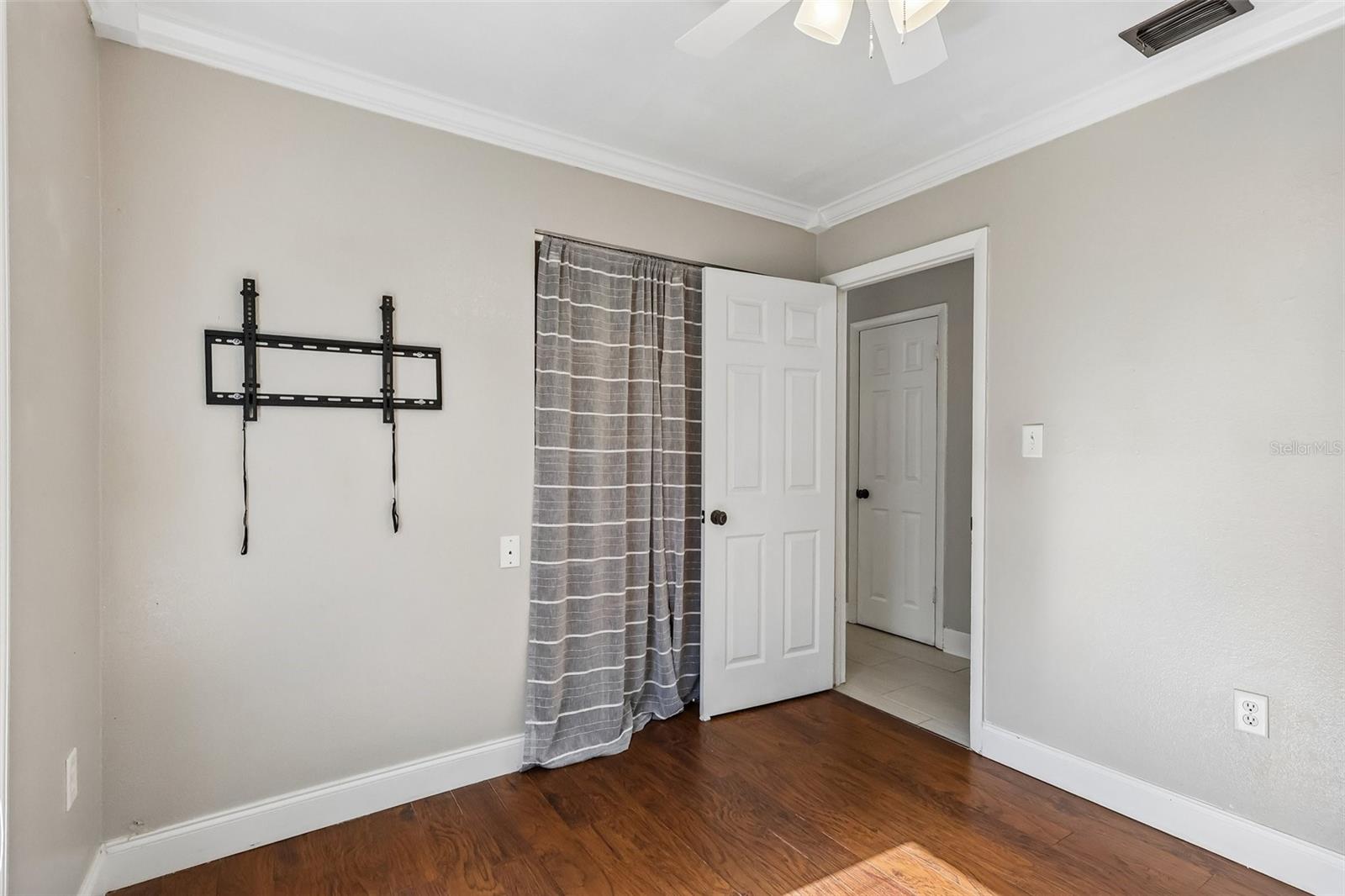 321 E 11TH AVE, MOUNT DORA, FL, 32757