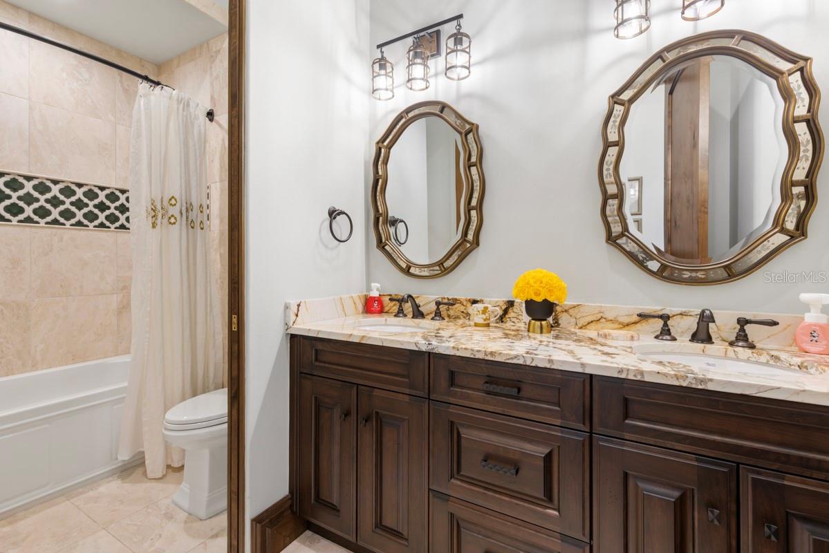 10066 MELODY TIME DR, GOLDEN OAK, FL, 32836