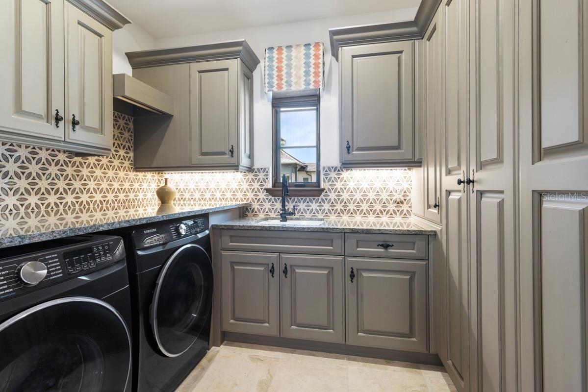 10066 MELODY TIME DR, GOLDEN OAK, FL, 32836