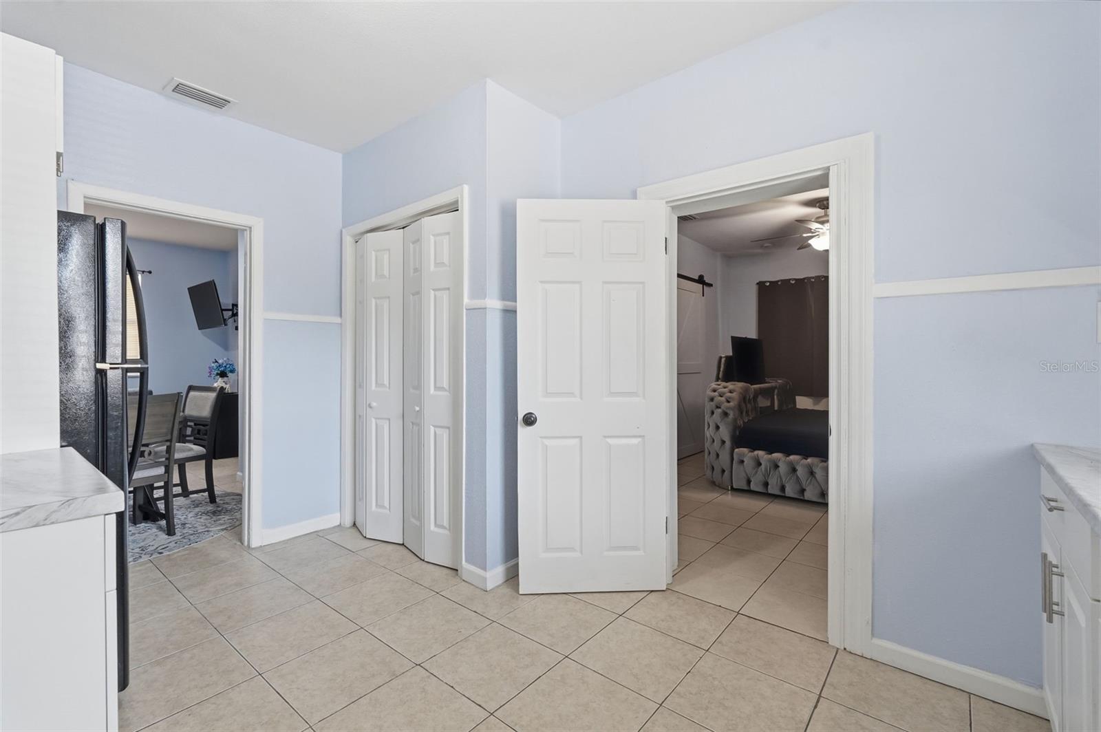 10107 N ASTER AVE, TAMPA, FL, 33612