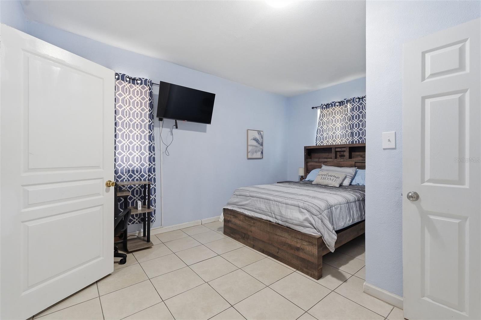10107 N ASTER AVE, TAMPA, FL, 33612