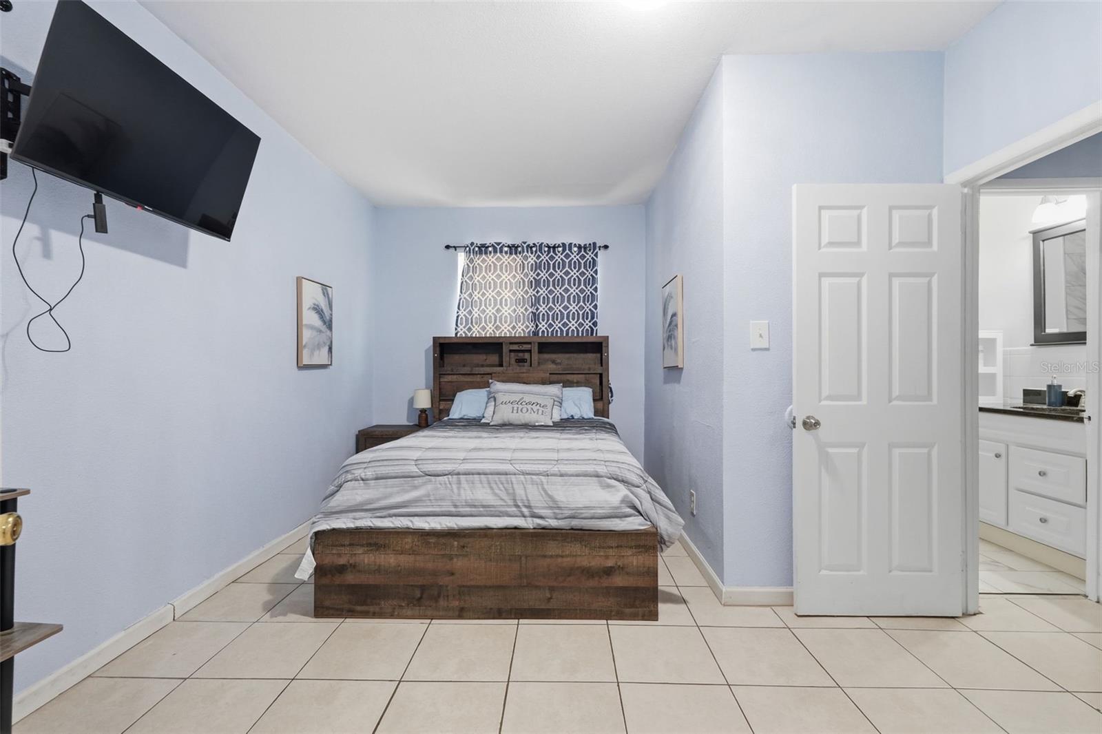 10107 N ASTER AVE, TAMPA, FL, 33612