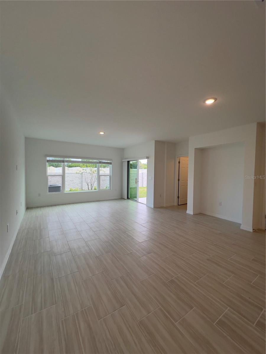 471 THOMPSON VILLAGE AVE, APOPKA, FL, 32703