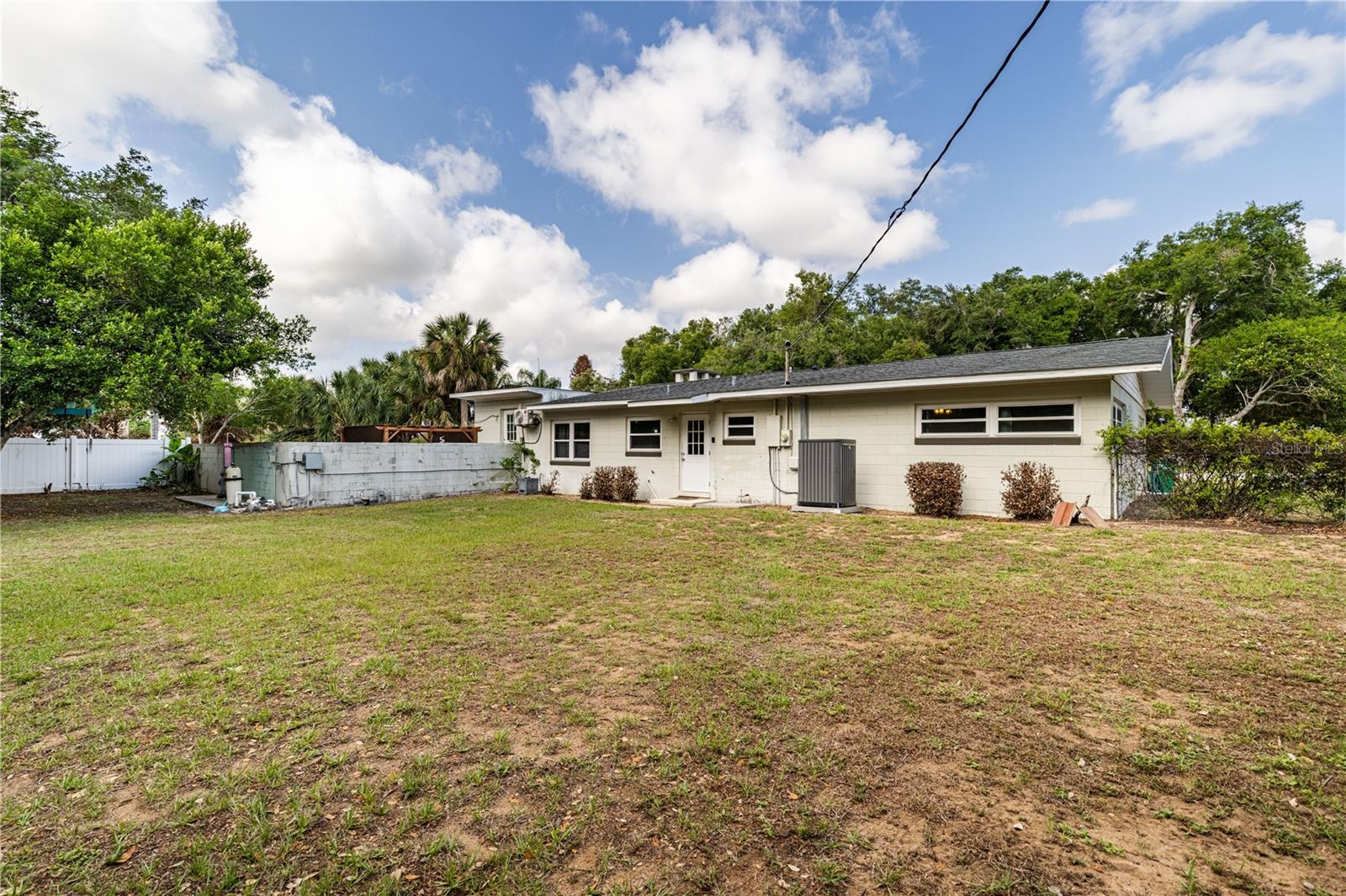 210 DONNA ST, TAVARES, FL, 32778
