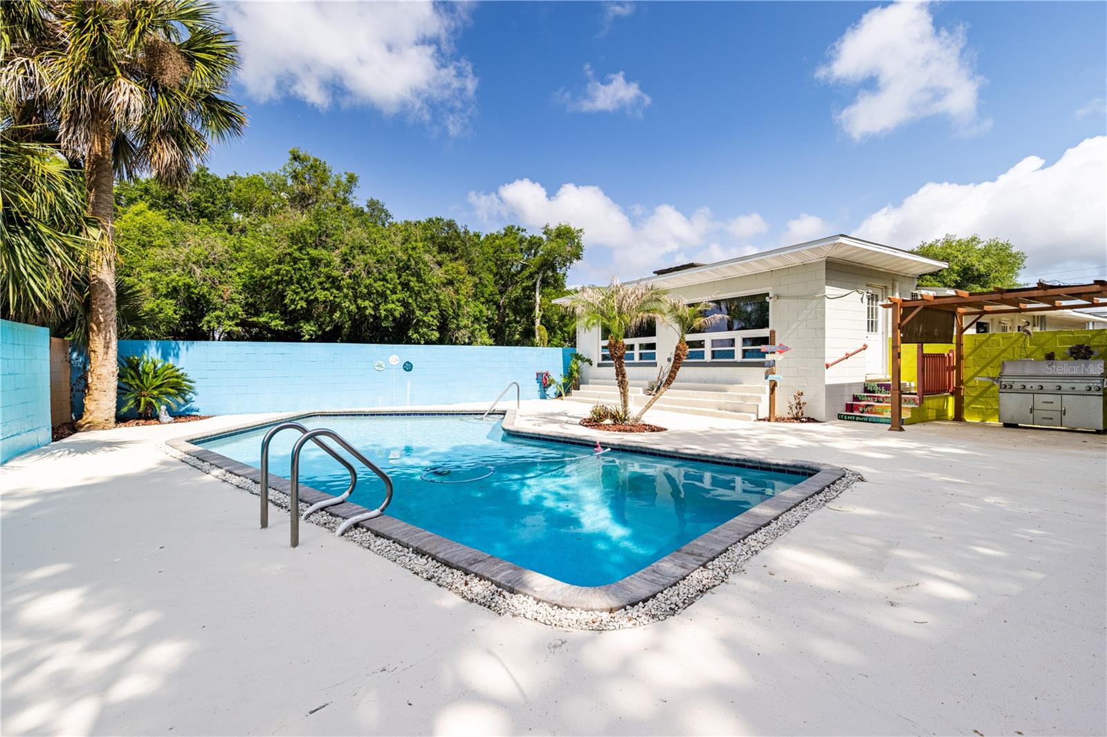 210 DONNA ST, TAVARES, FL, 32778