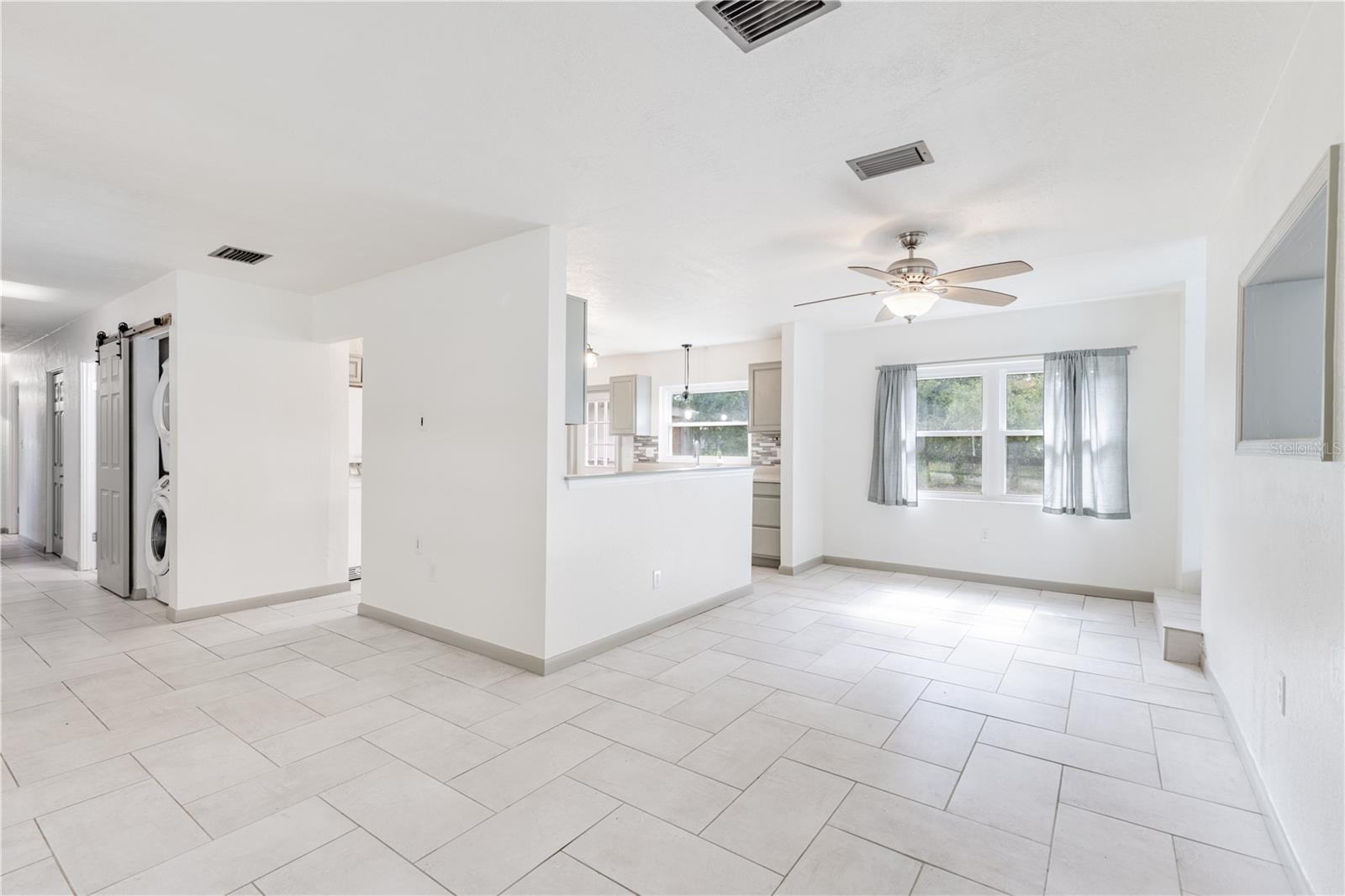 210 DONNA ST, TAVARES, FL, 32778