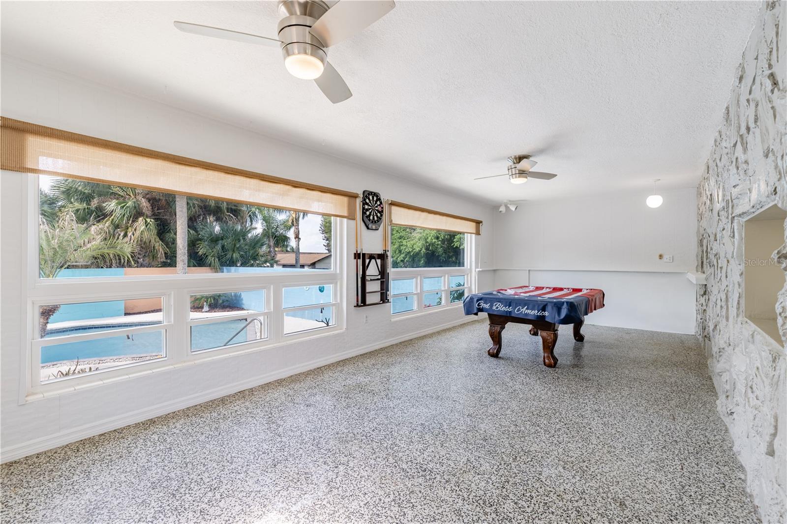 210 DONNA ST, TAVARES, FL, 32778