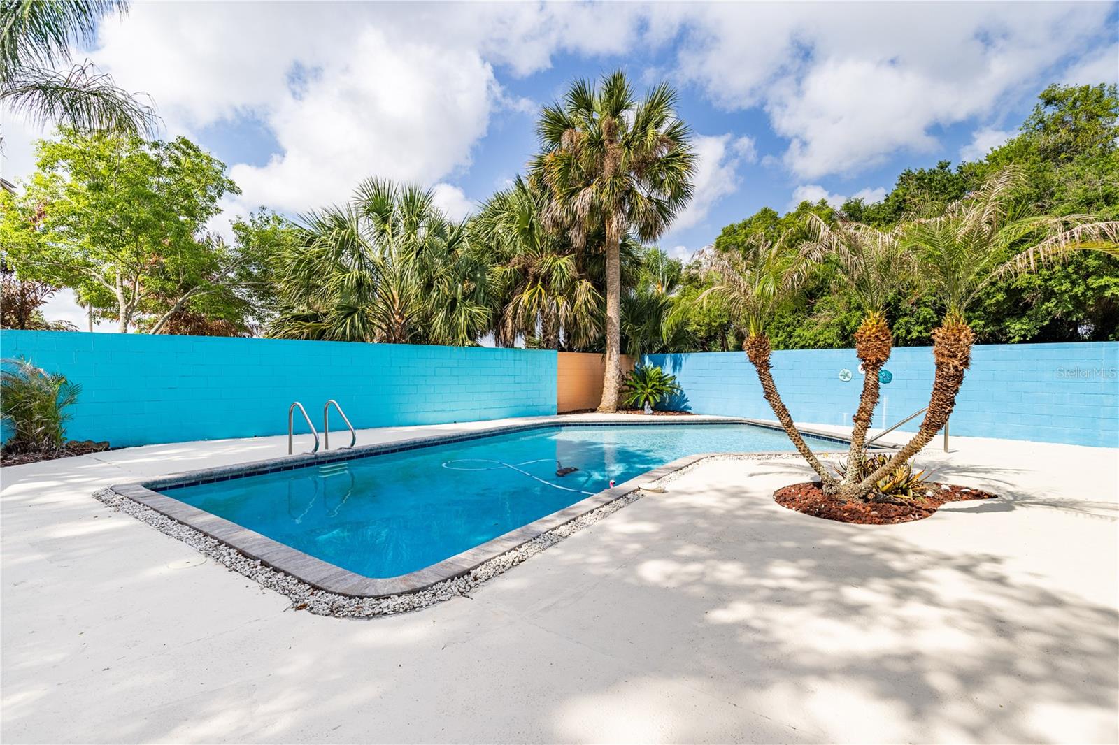 210 DONNA ST, TAVARES, FL, 32778