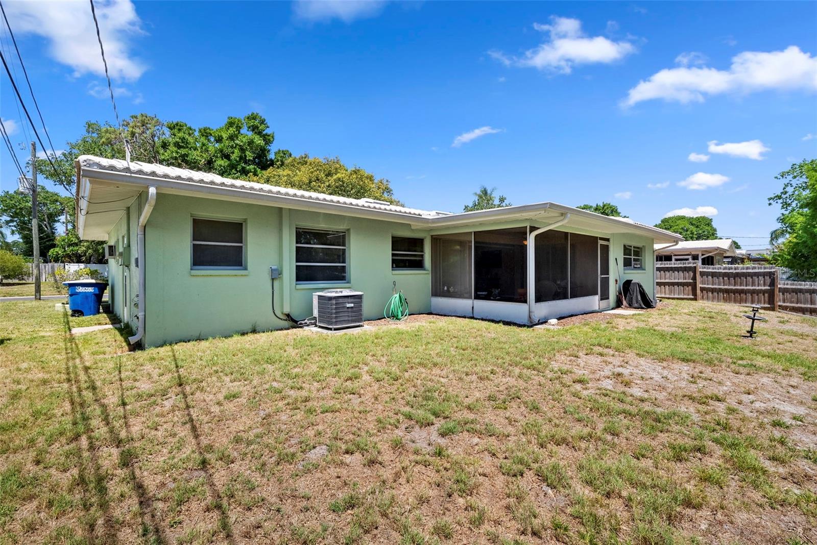 1413 EMBASSY DR, CLEARWATER, FL, 33764