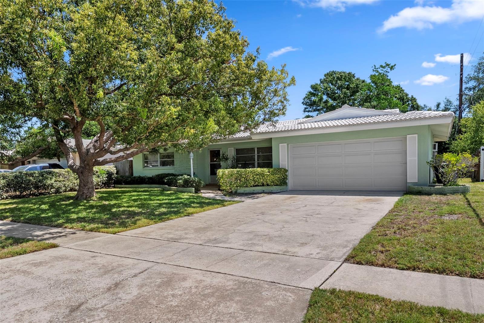 1413 EMBASSY DR, CLEARWATER, FL, 33764