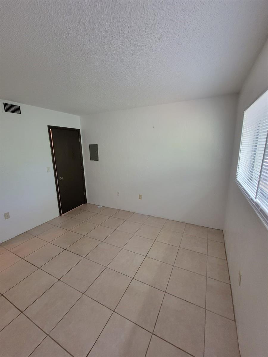 1216 KENNEDY RD #4, DAYTONA BEACH, FL, 32117