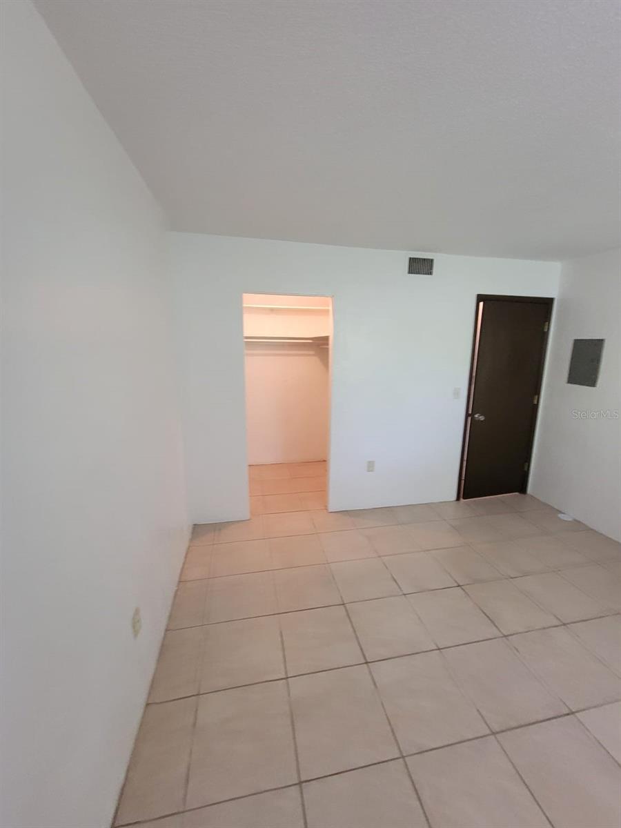 1216 KENNEDY RD #4, DAYTONA BEACH, FL, 32117