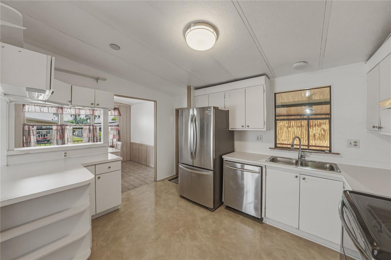 3201 HIDDEN LAKE DR, WESLEY CHAPEL, FL, 33543