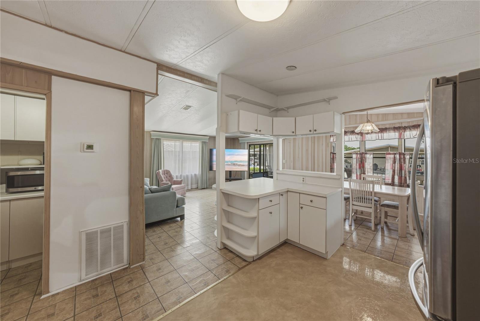 3201 HIDDEN LAKE DR, WESLEY CHAPEL, FL, 33543