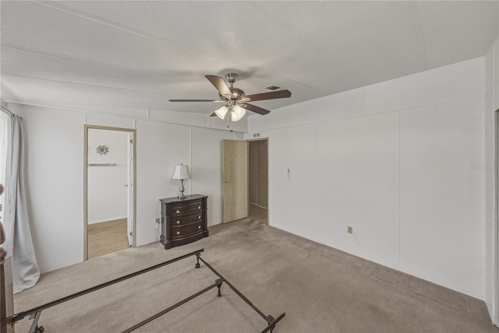 3201 HIDDEN LAKE DR, WESLEY CHAPEL, FL, 33543