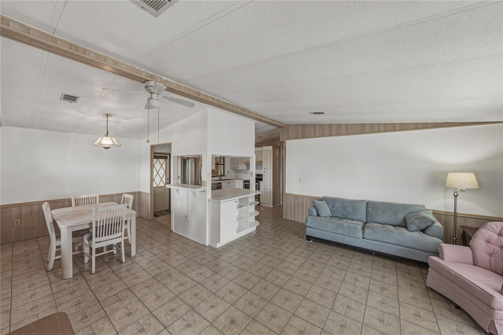 3201 HIDDEN LAKE DR, WESLEY CHAPEL, FL, 33543
