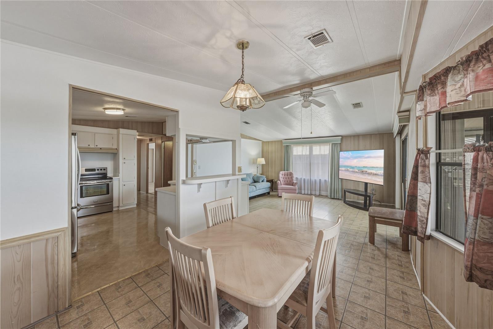 3201 HIDDEN LAKE DR, WESLEY CHAPEL, FL, 33543