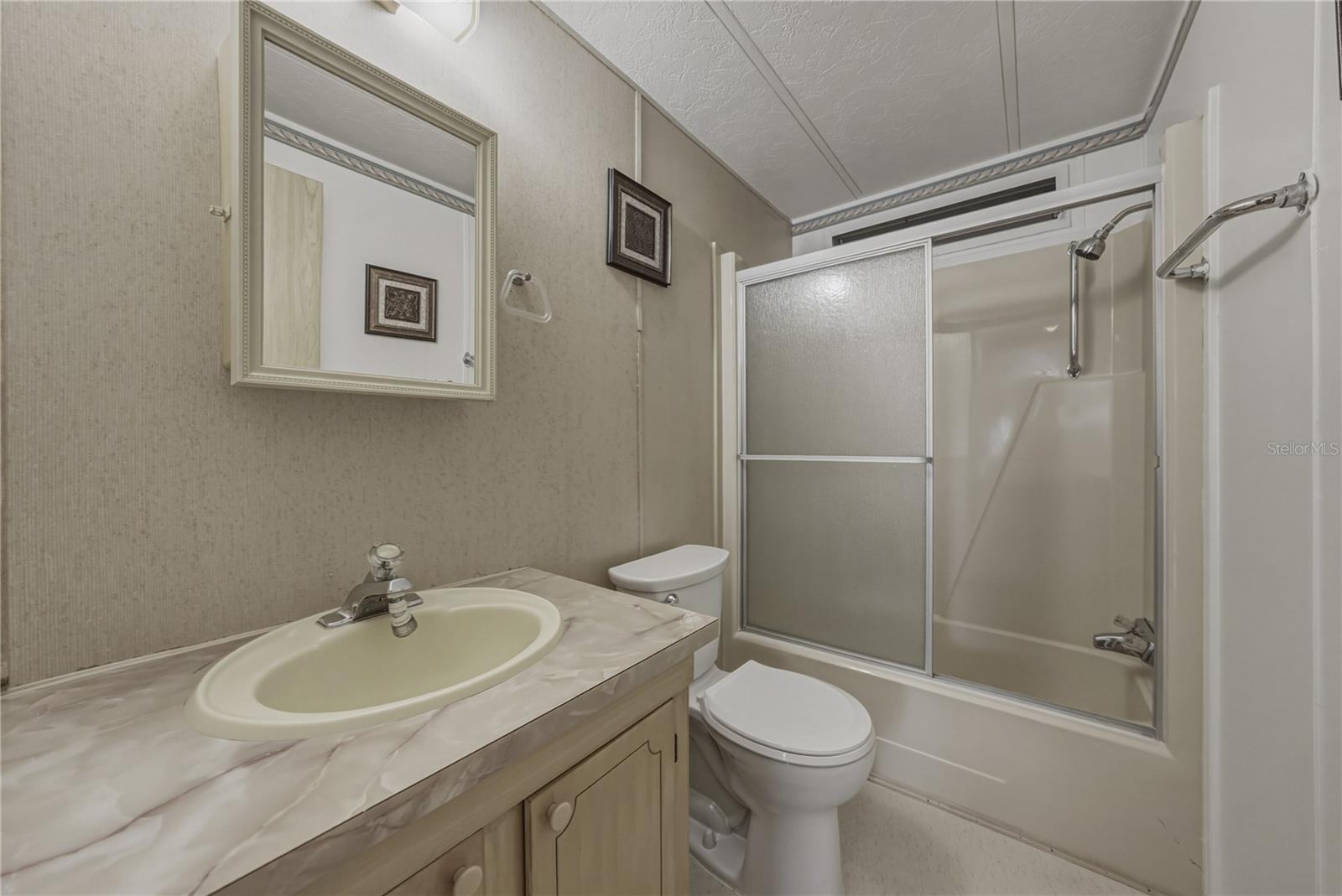 3201 HIDDEN LAKE DR, WESLEY CHAPEL, FL, 33543