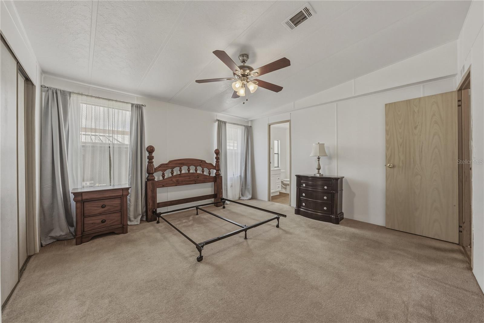 3201 HIDDEN LAKE DR, WESLEY CHAPEL, FL, 33543