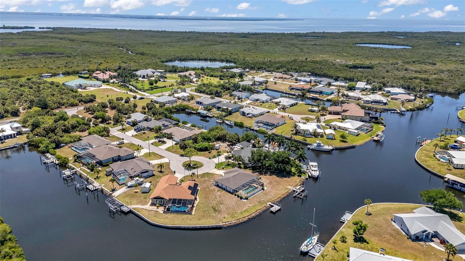 19220 MOORE HAVEN CT, PORT CHARLOTTE, FL, 33948