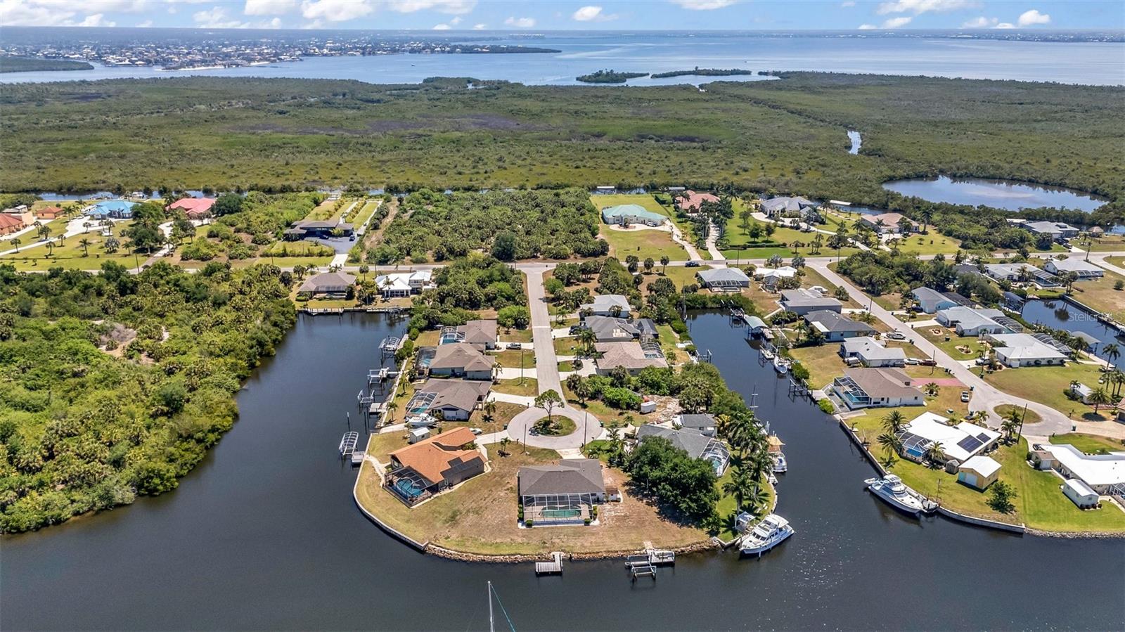 19220 MOORE HAVEN CT, PORT CHARLOTTE, FL, 33948
