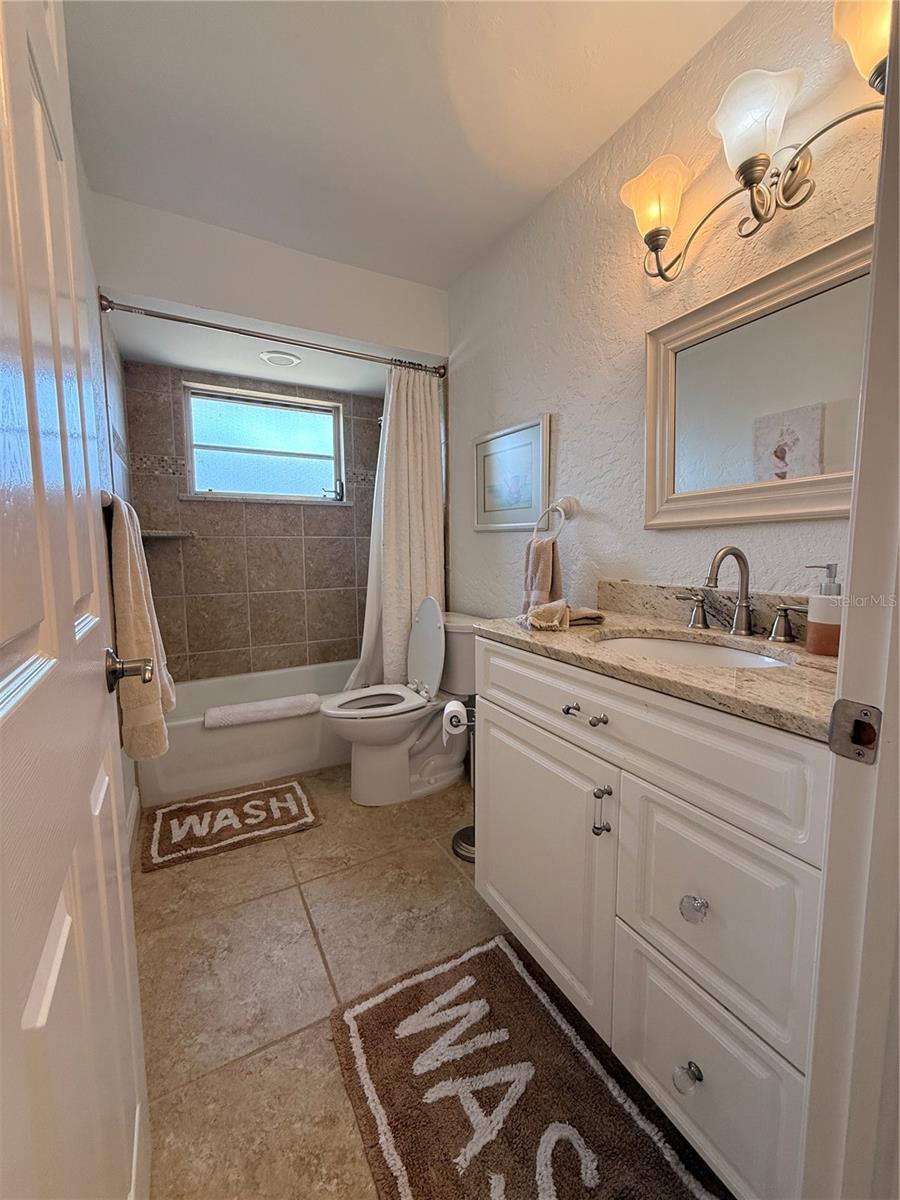984 N GONDOLA DR, VENICE, FL, 34293