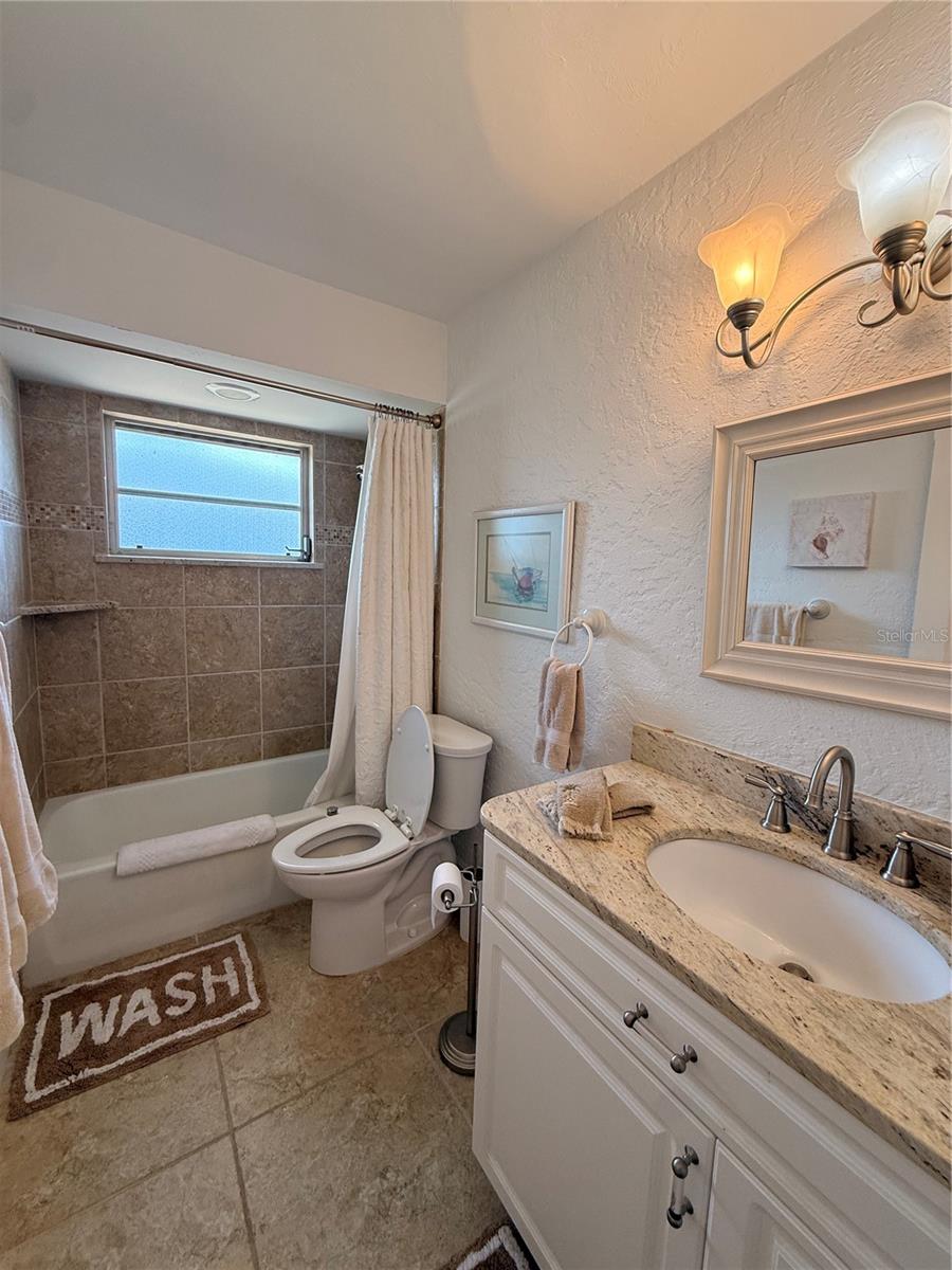 984 N GONDOLA DR, VENICE, FL, 34293