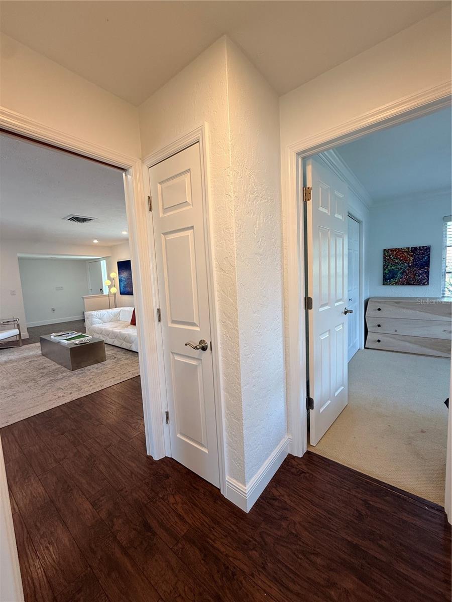 984 N GONDOLA DR, VENICE, FL, 34293