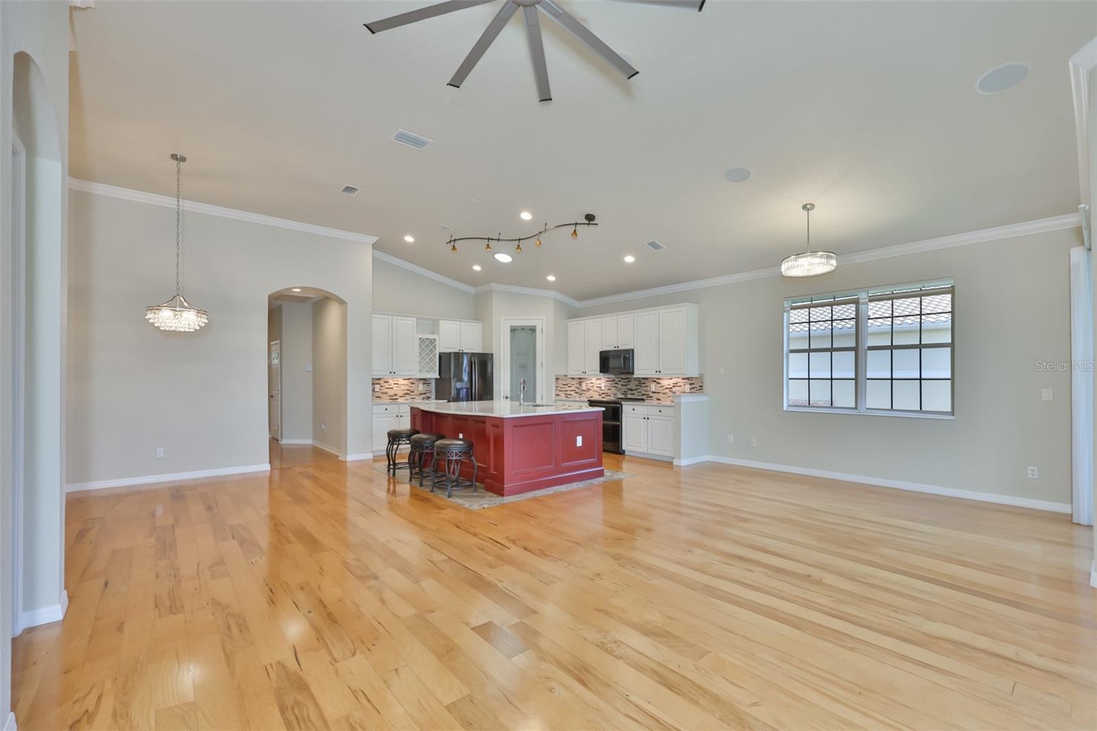 1368 EMERALD DUNES DR, SUN CITY CENTER, FL, 33573