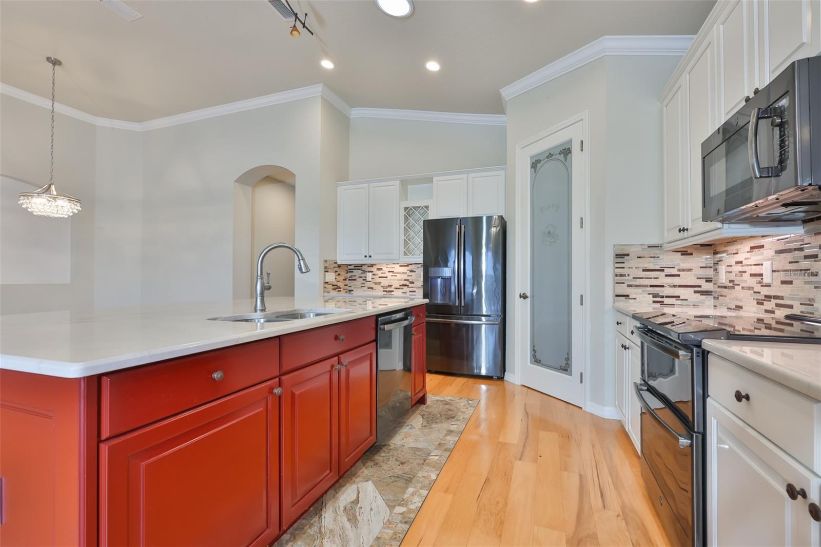1368 EMERALD DUNES DR, SUN CITY CENTER, FL, 33573
